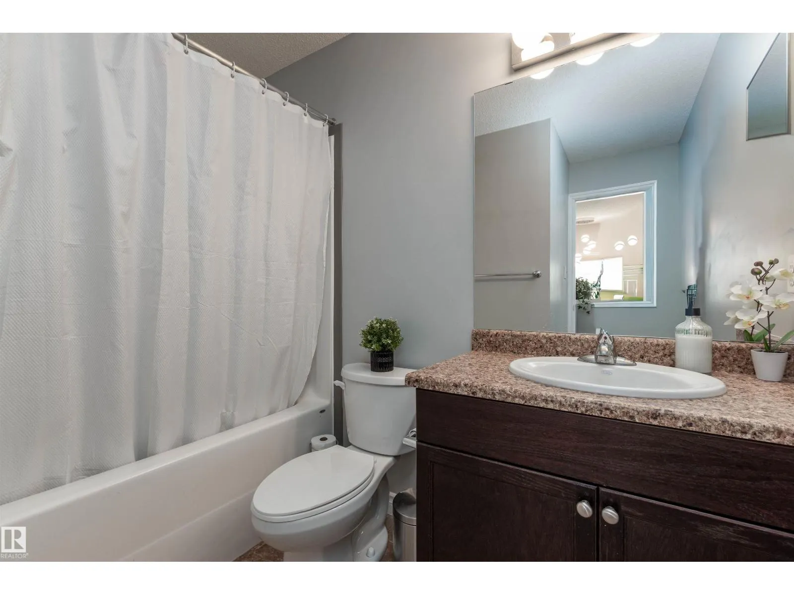 445 CHARLOTTE CR