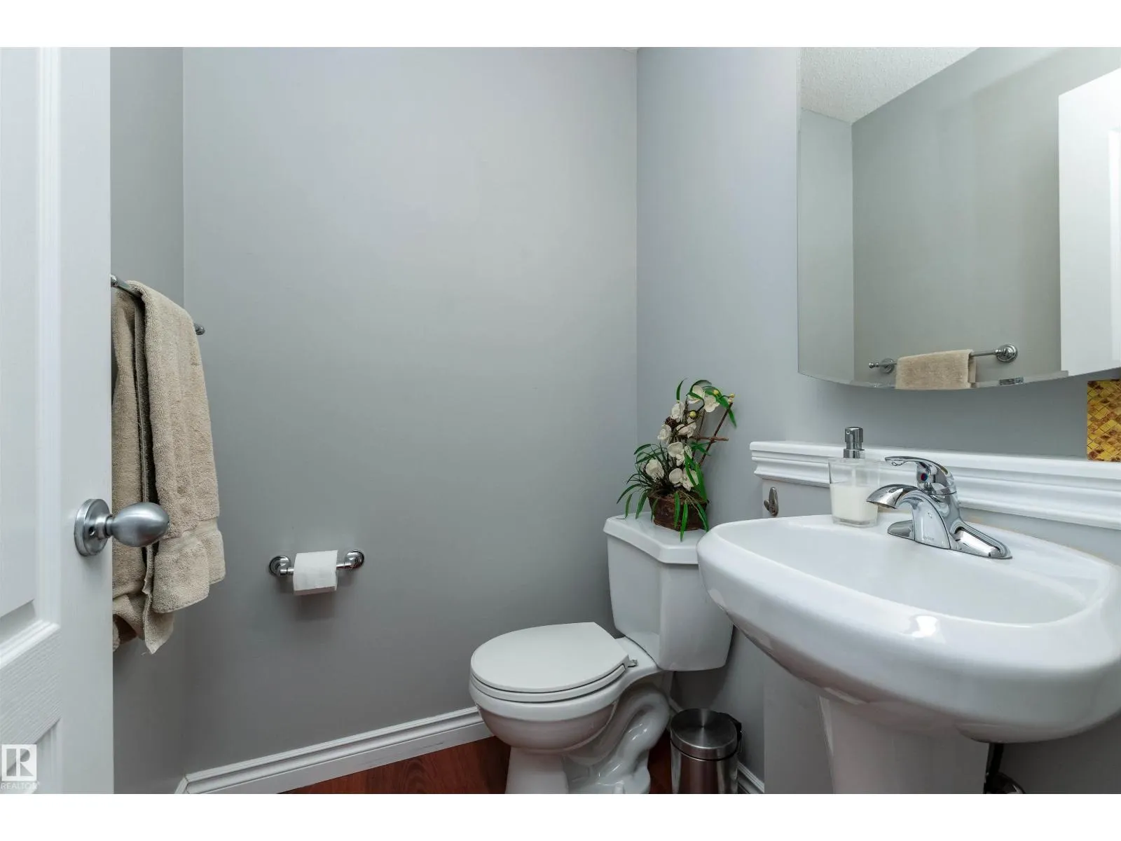445 CHARLOTTE CR