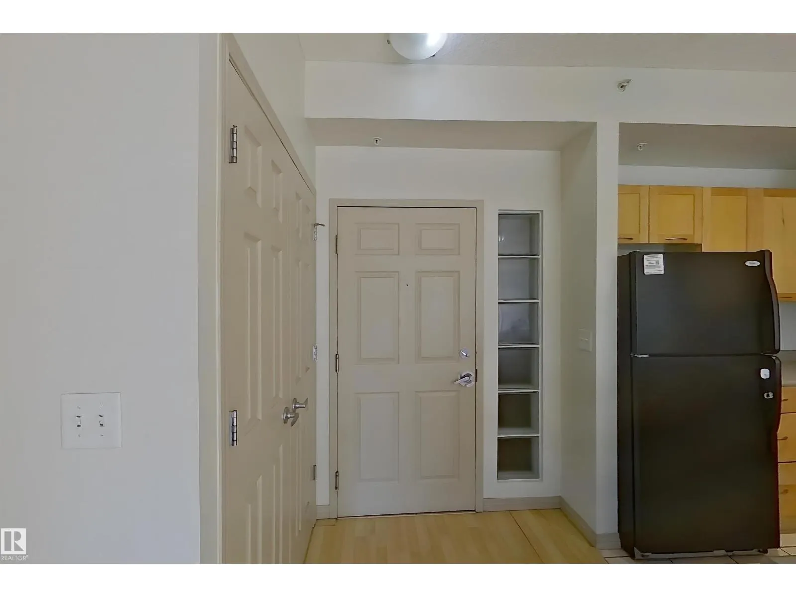#1-518 4245 139 AV NW