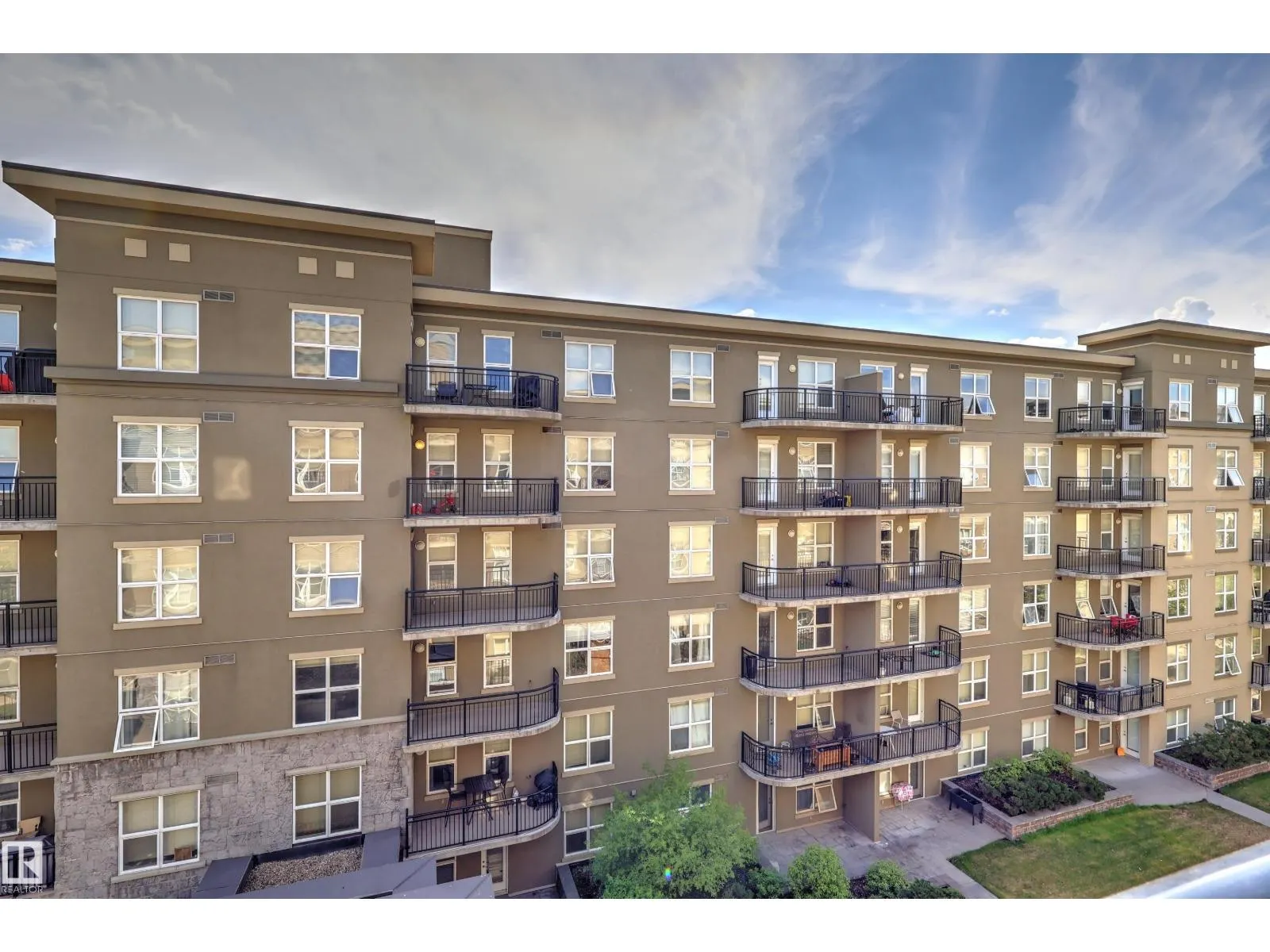 #1-518 4245 139 AV NW