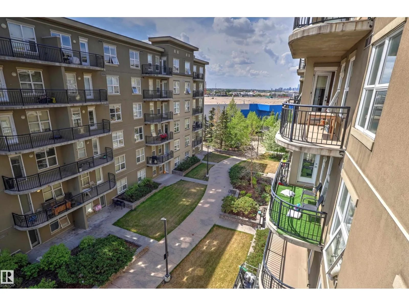 #1-518 4245 139 AV NW