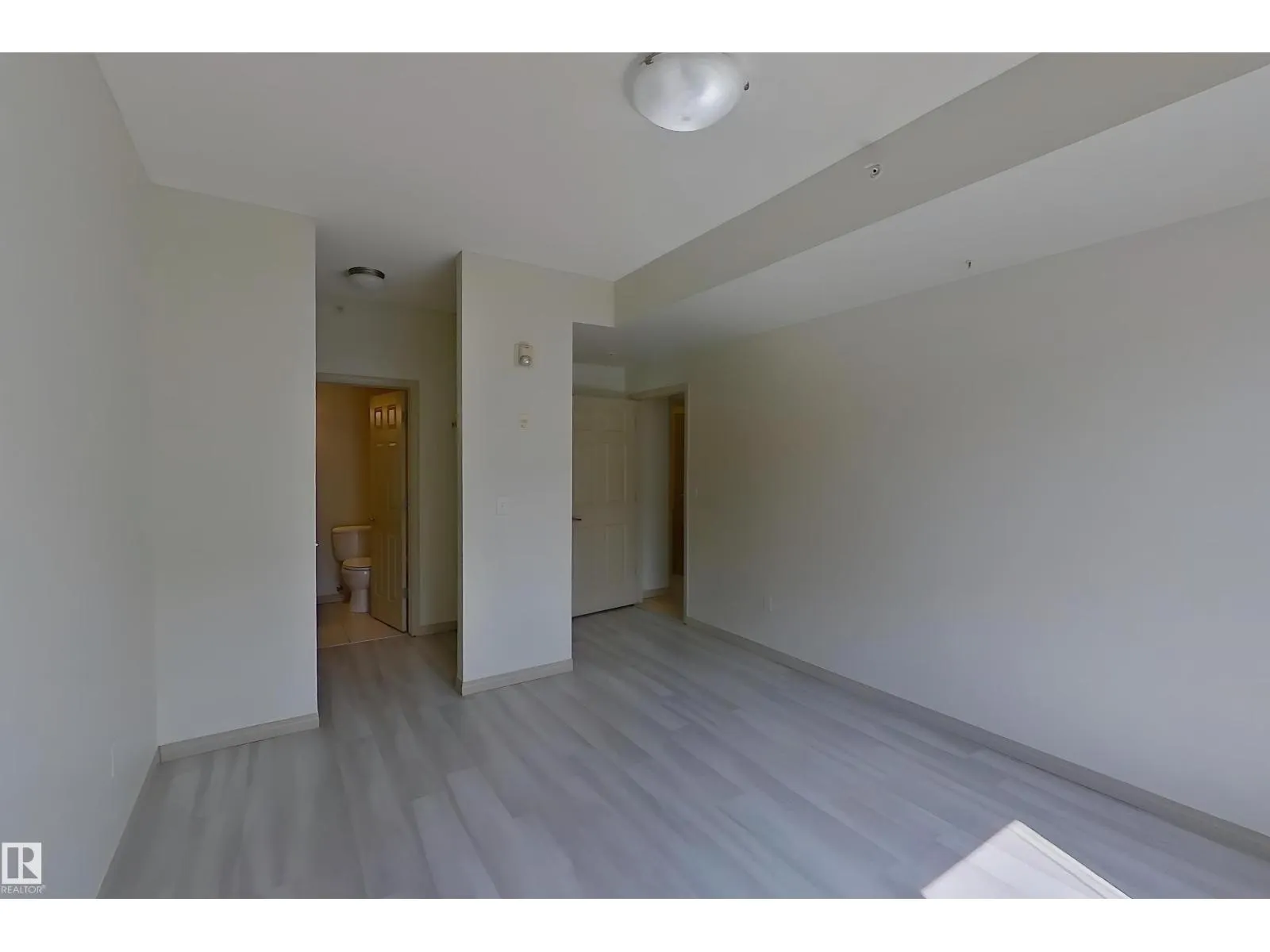 #1-518 4245 139 AV NW