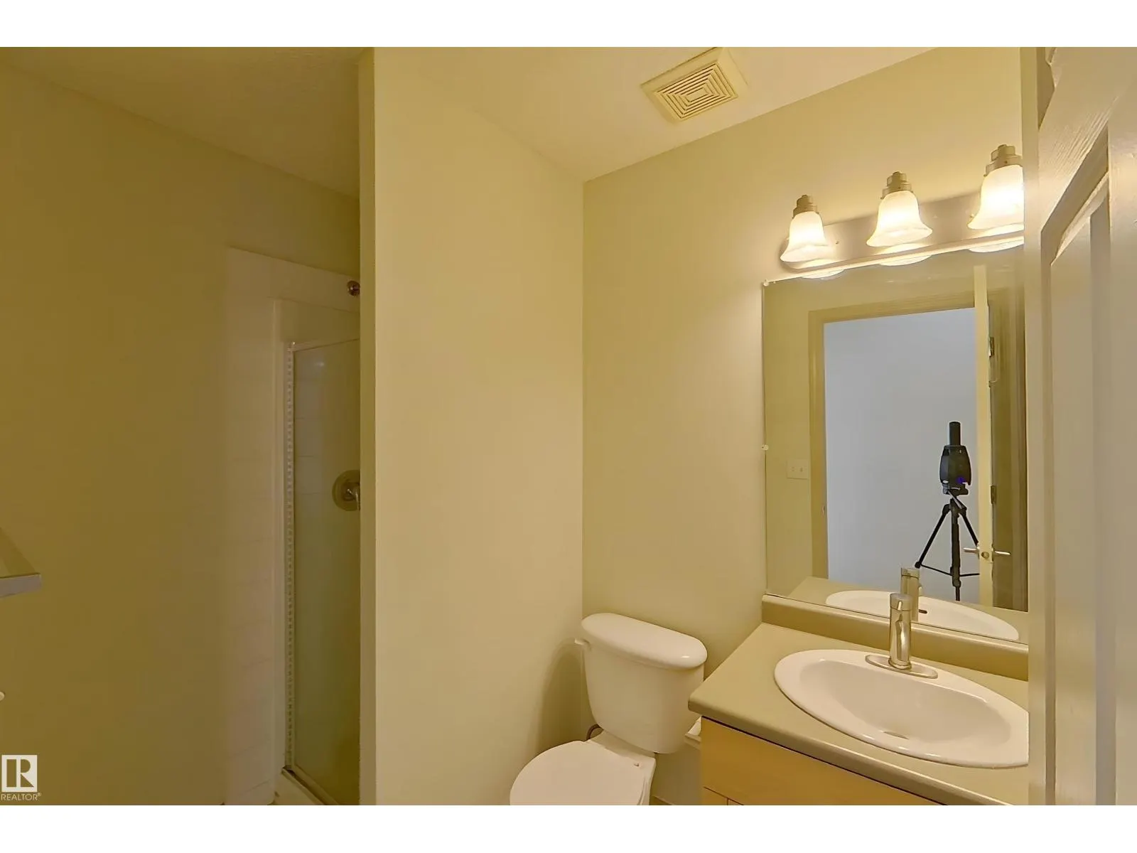 #1-518 4245 139 AV NW