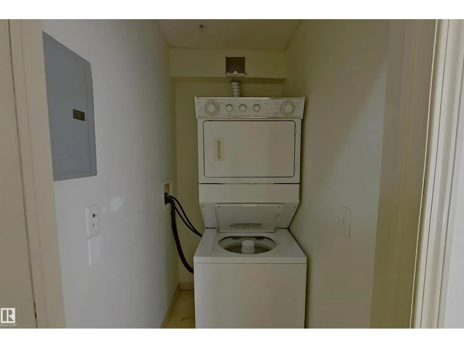#1-518 4245 139 AV NW