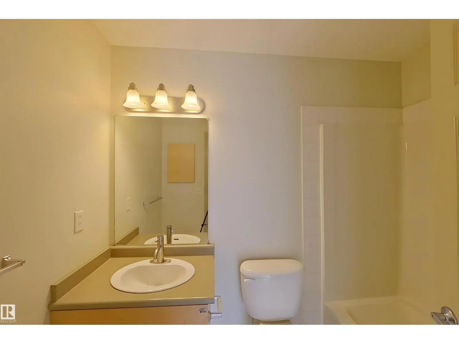#1-518 4245 139 AV NW