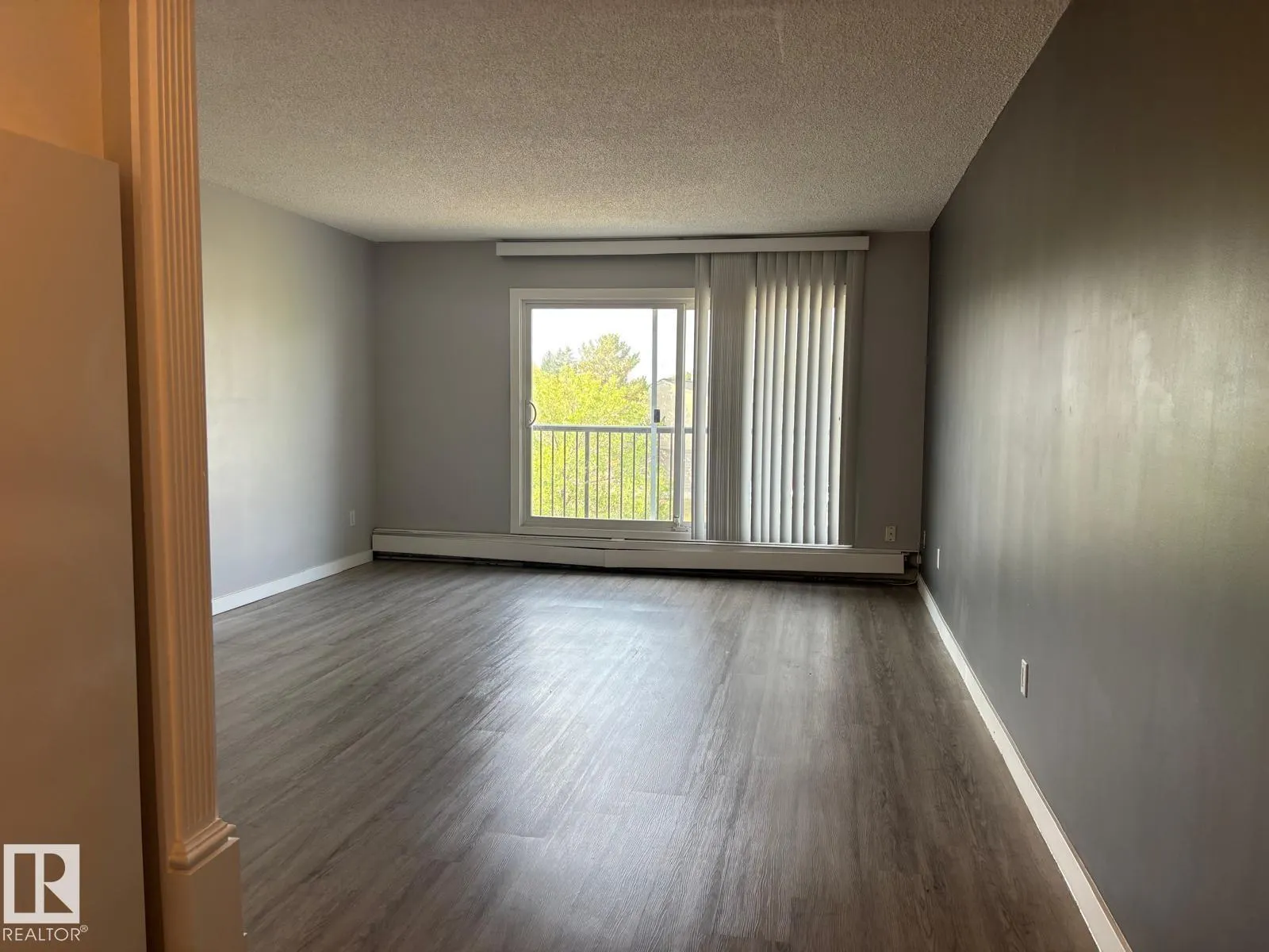 #323 15105 121 ST NW