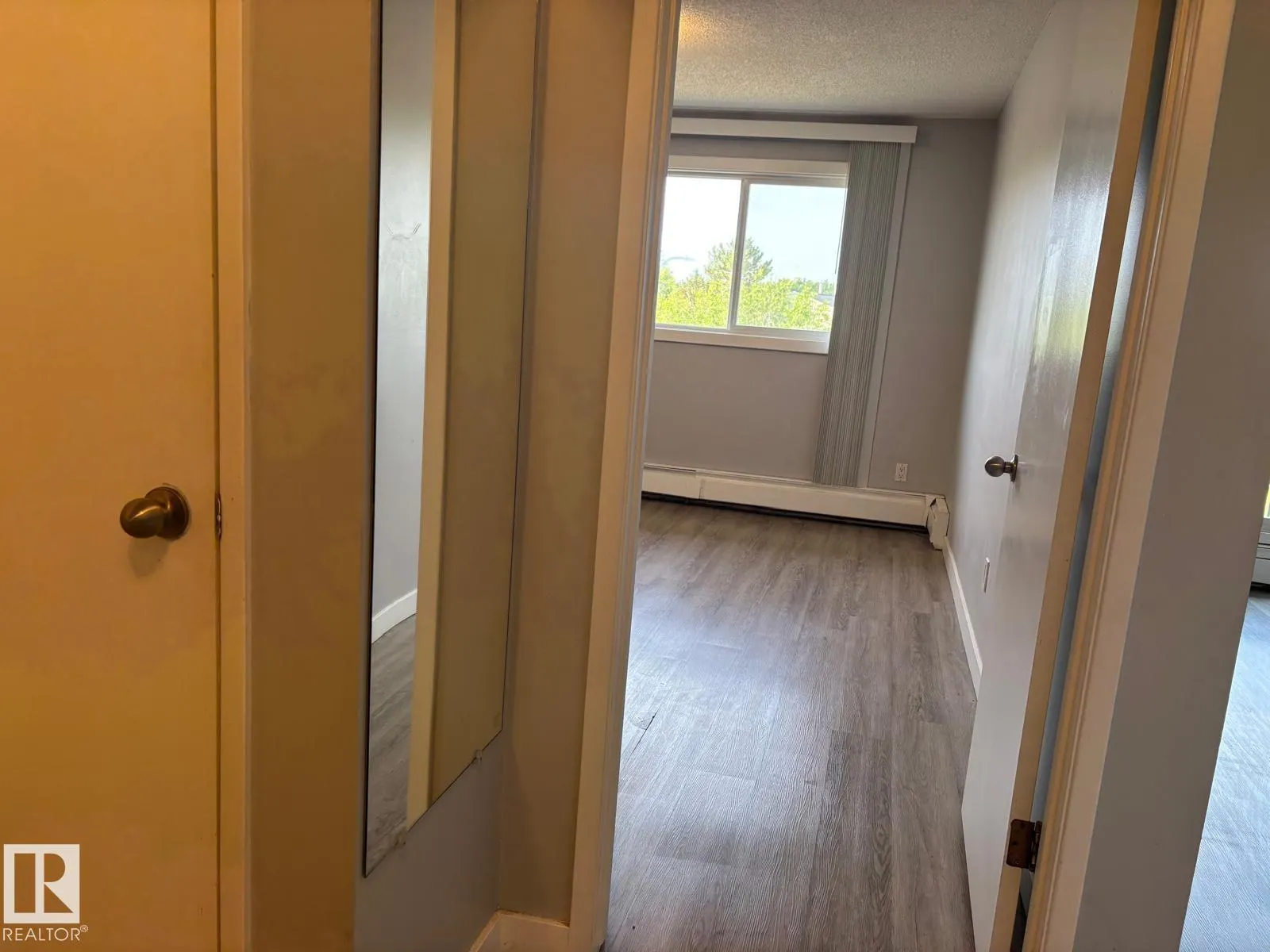 #323 15105 121 ST NW