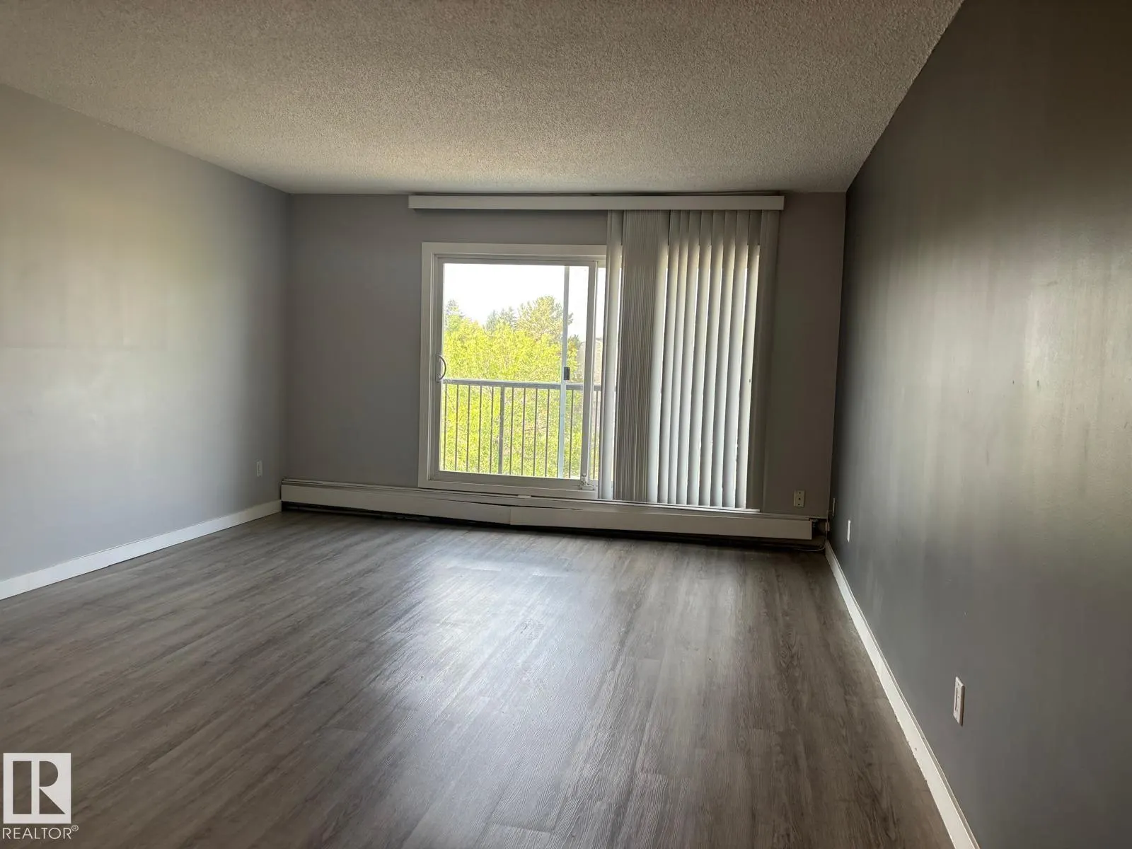 #323 15105 121 ST NW
