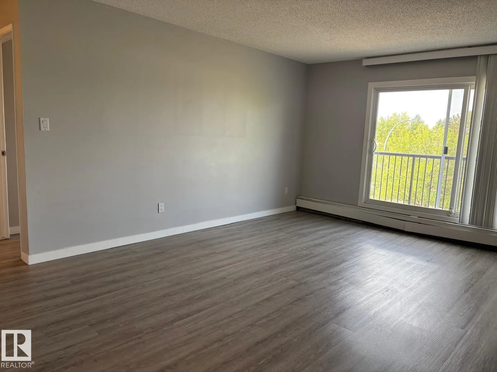 #323 15105 121 ST NW
