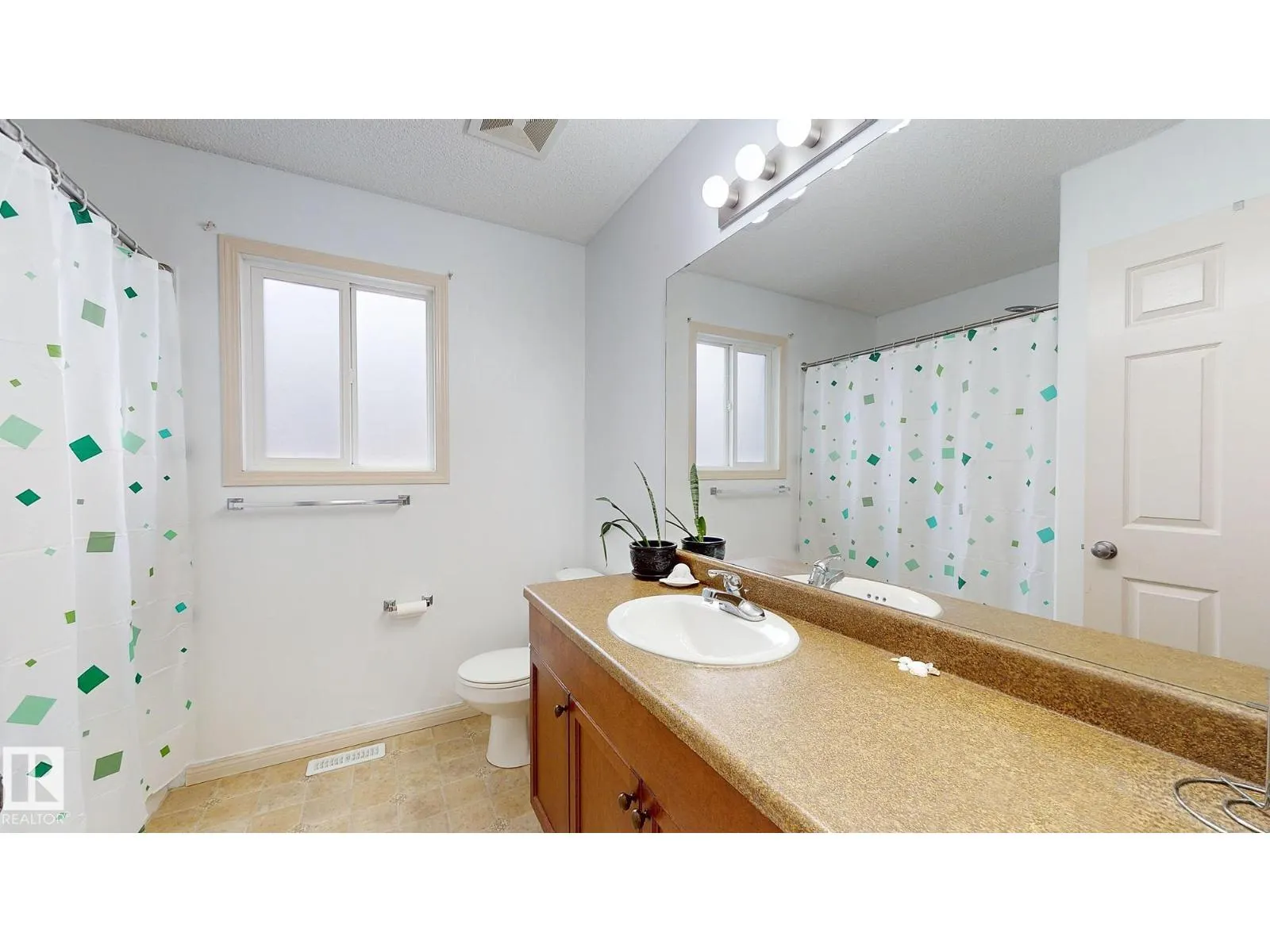 8740 180 AV NW