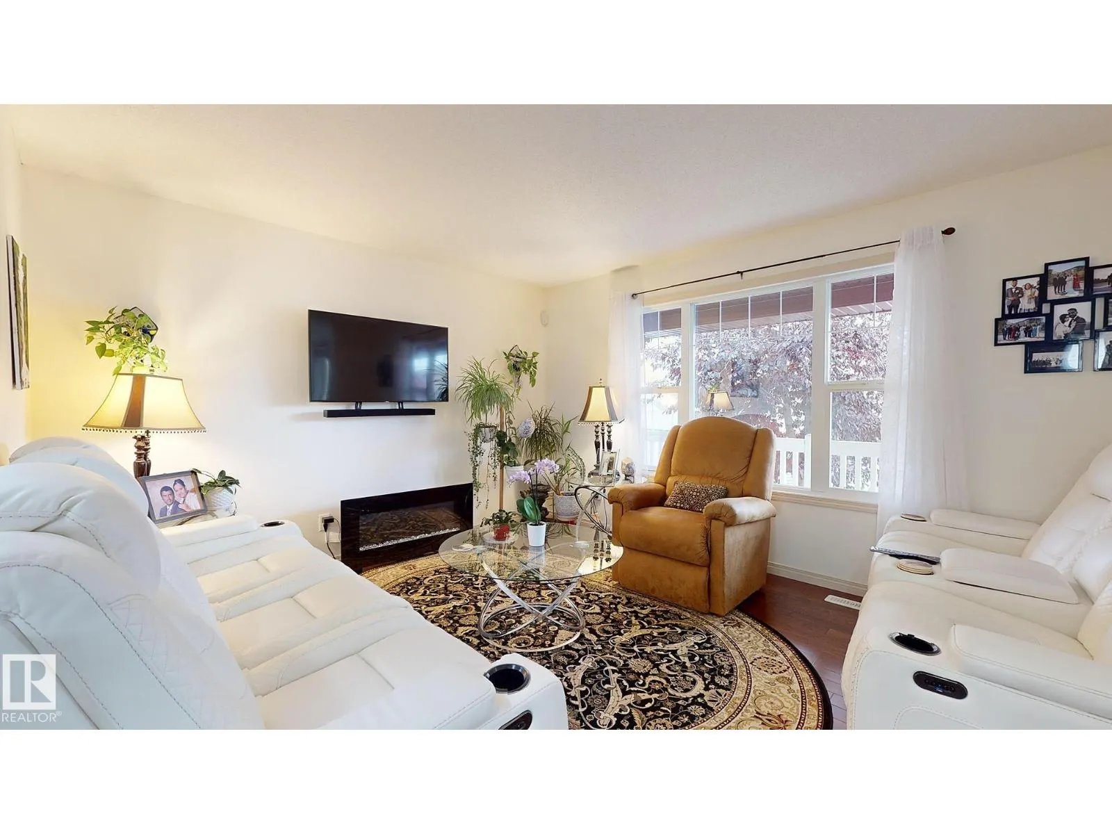 8740 180 AV NW