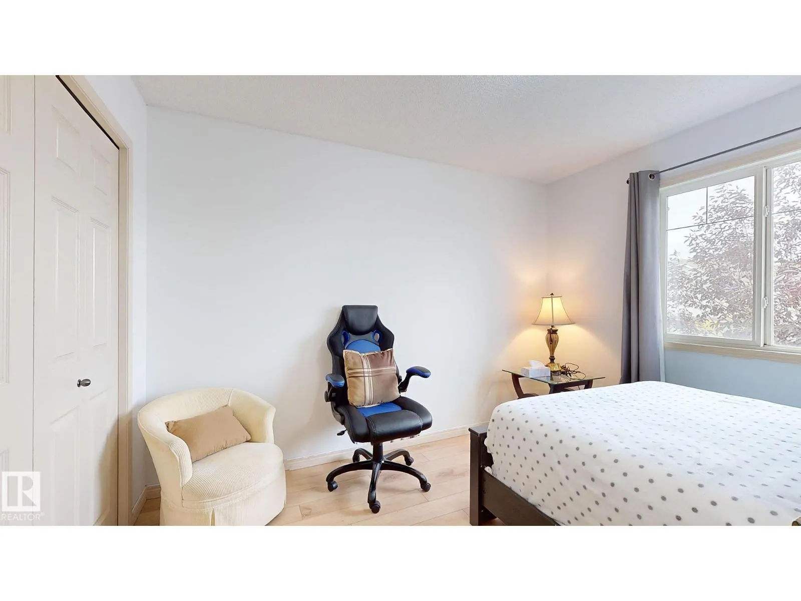 8740 180 AV NW