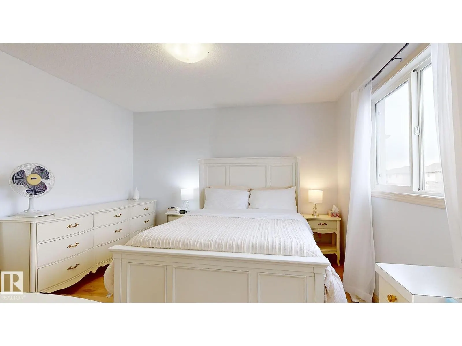 8740 180 AV NW