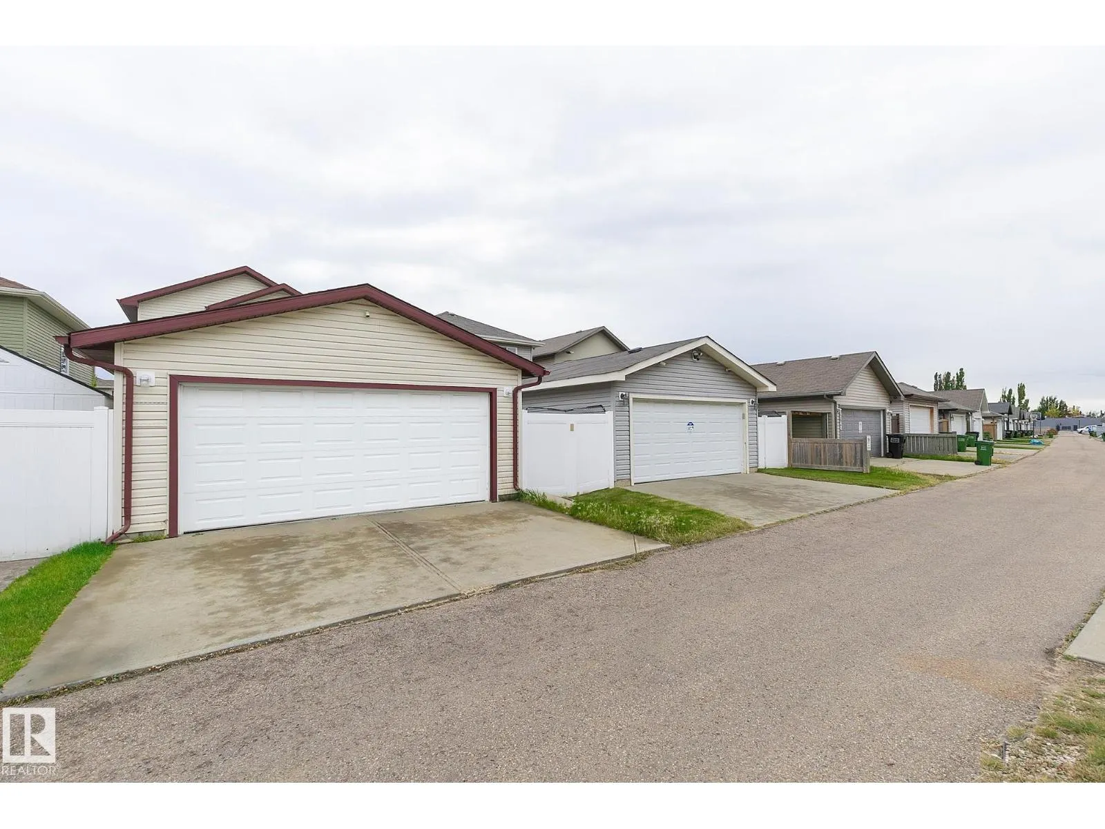 8740 180 AV NW