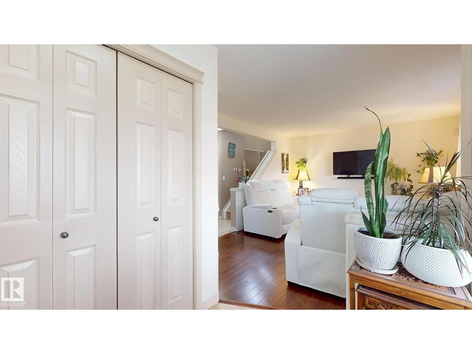 8740 180 AV NW
