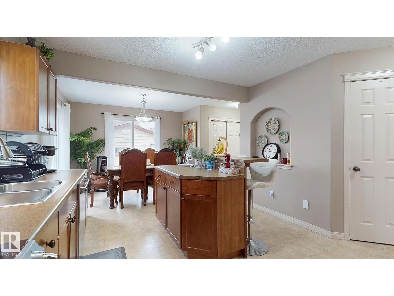 8740 180 AV NW