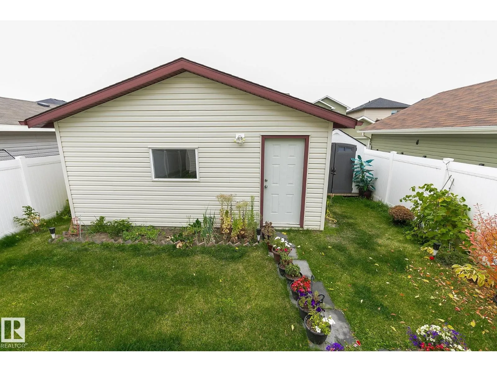 8740 180 AV NW