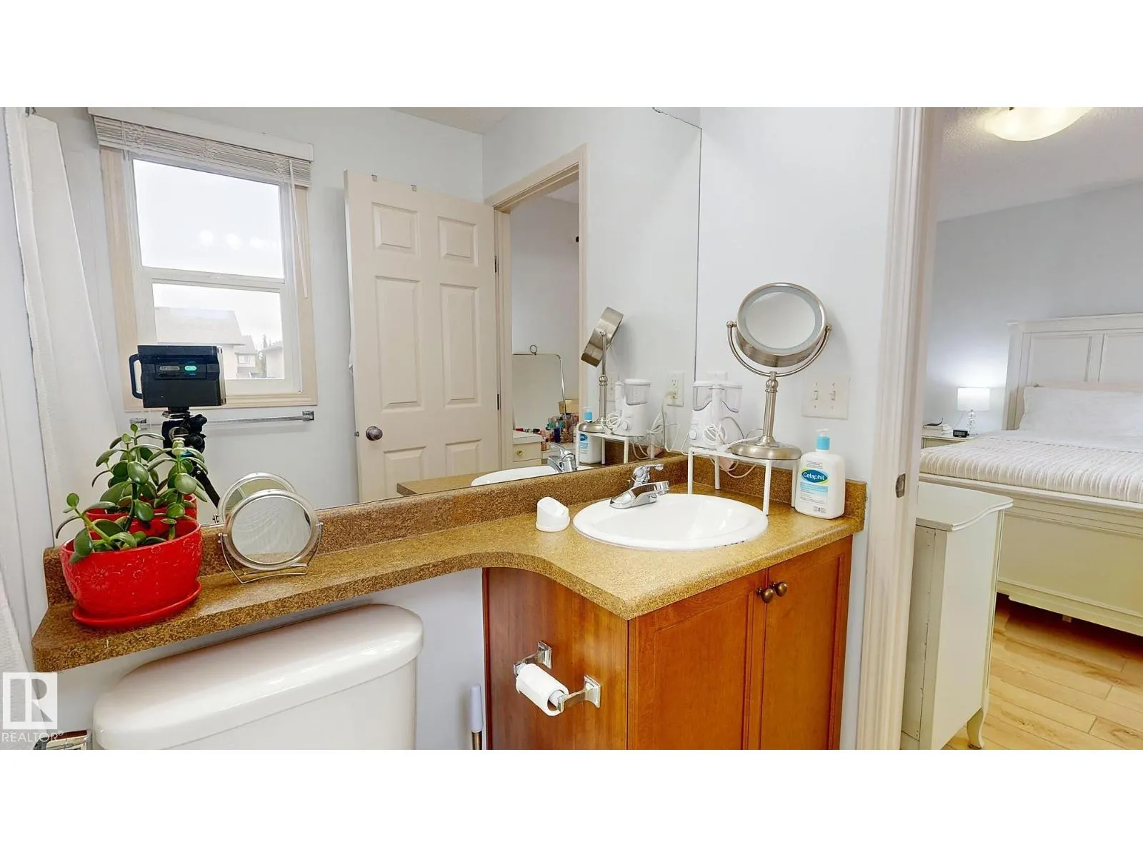 8740 180 AV NW