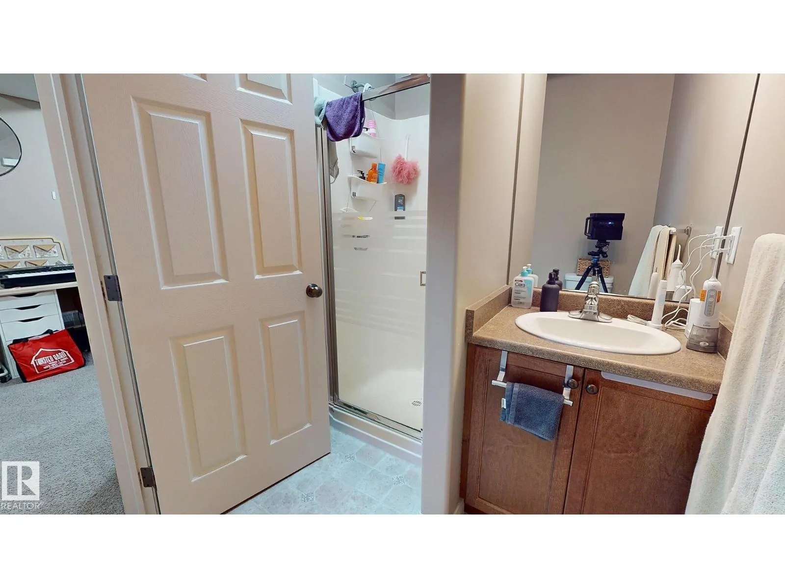 8740 180 AV NW