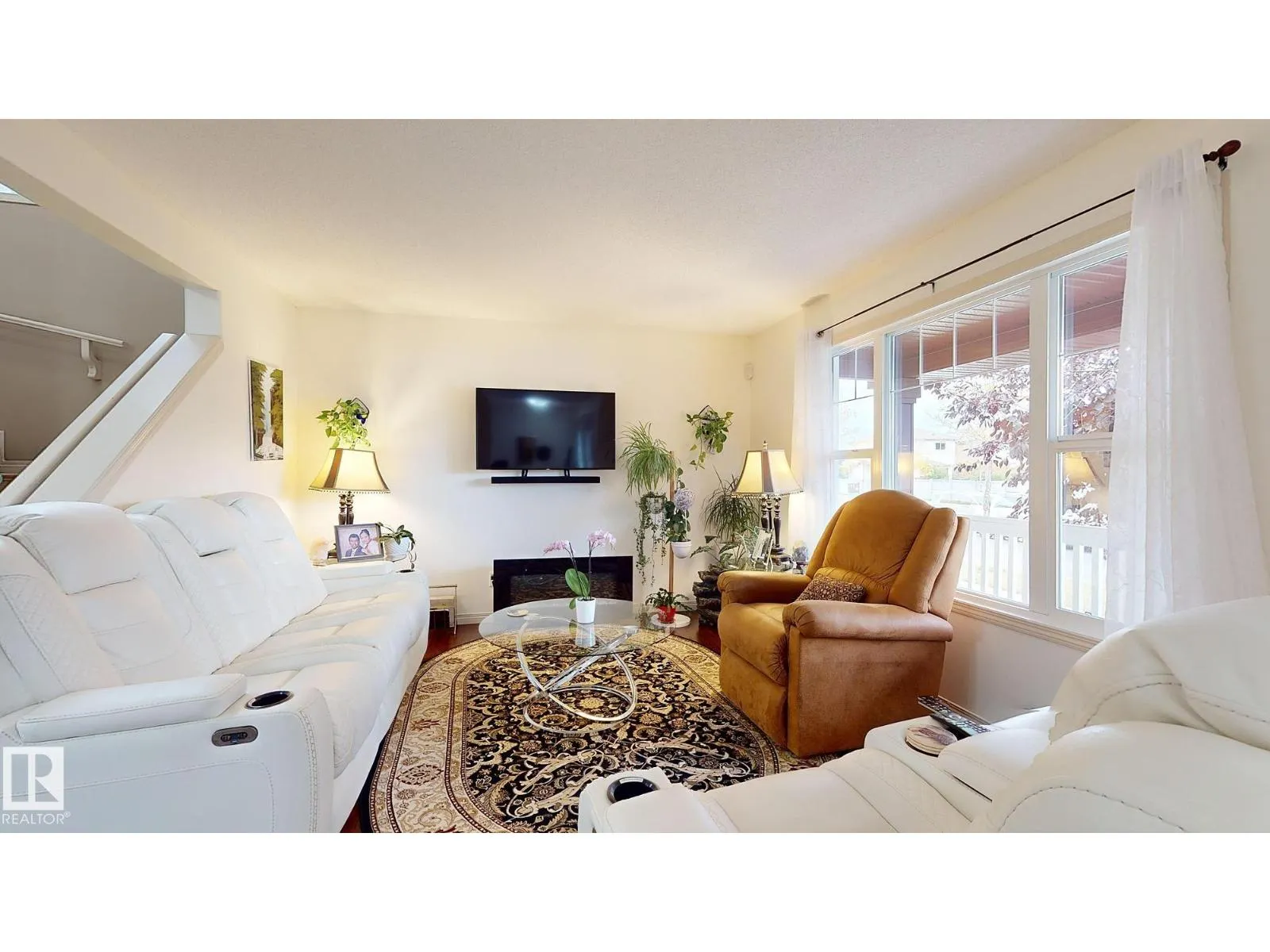 8740 180 AV NW