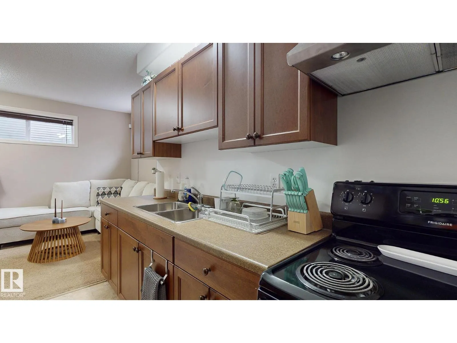 8740 180 AV NW