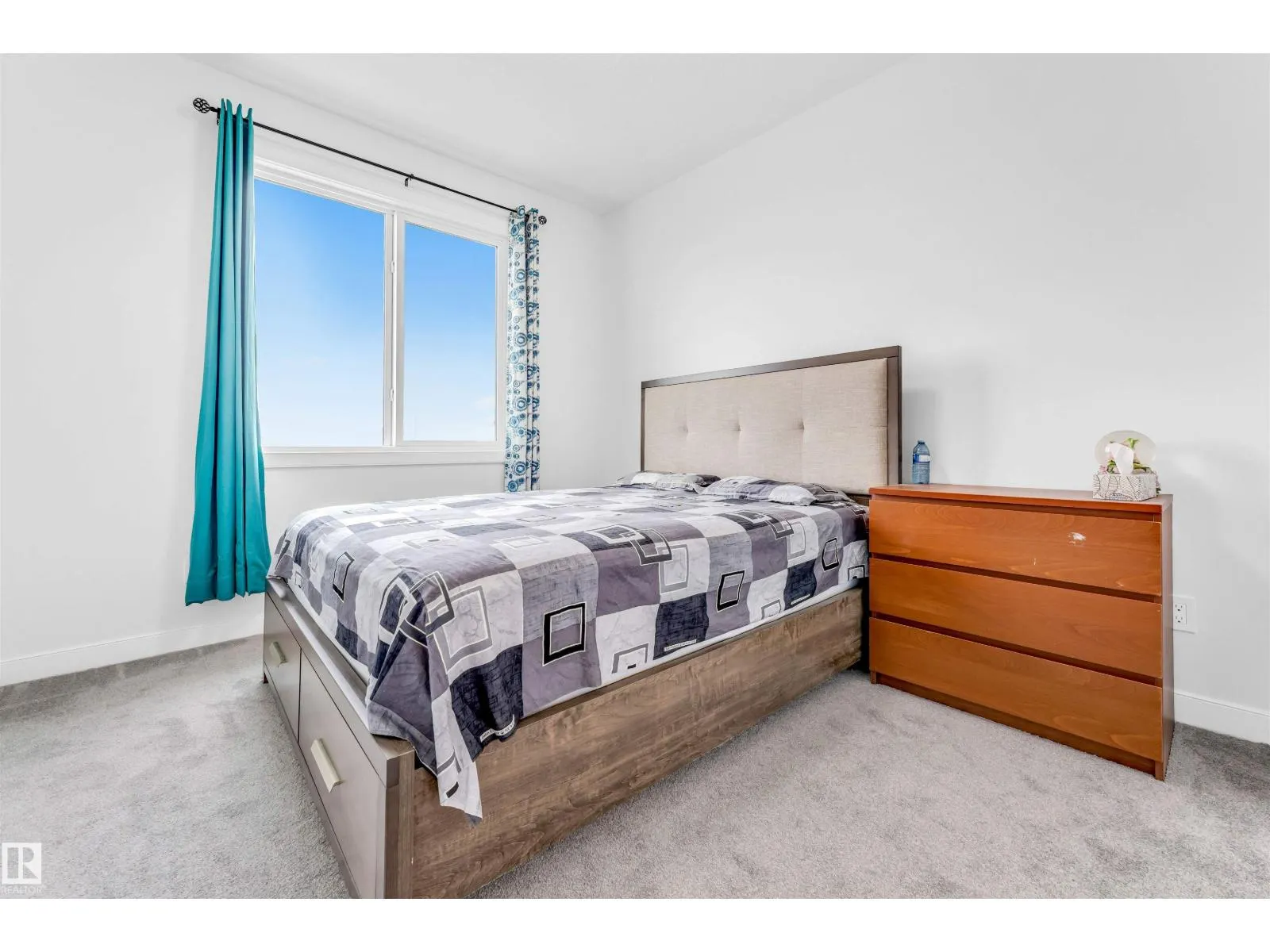 4708 177 AV NW