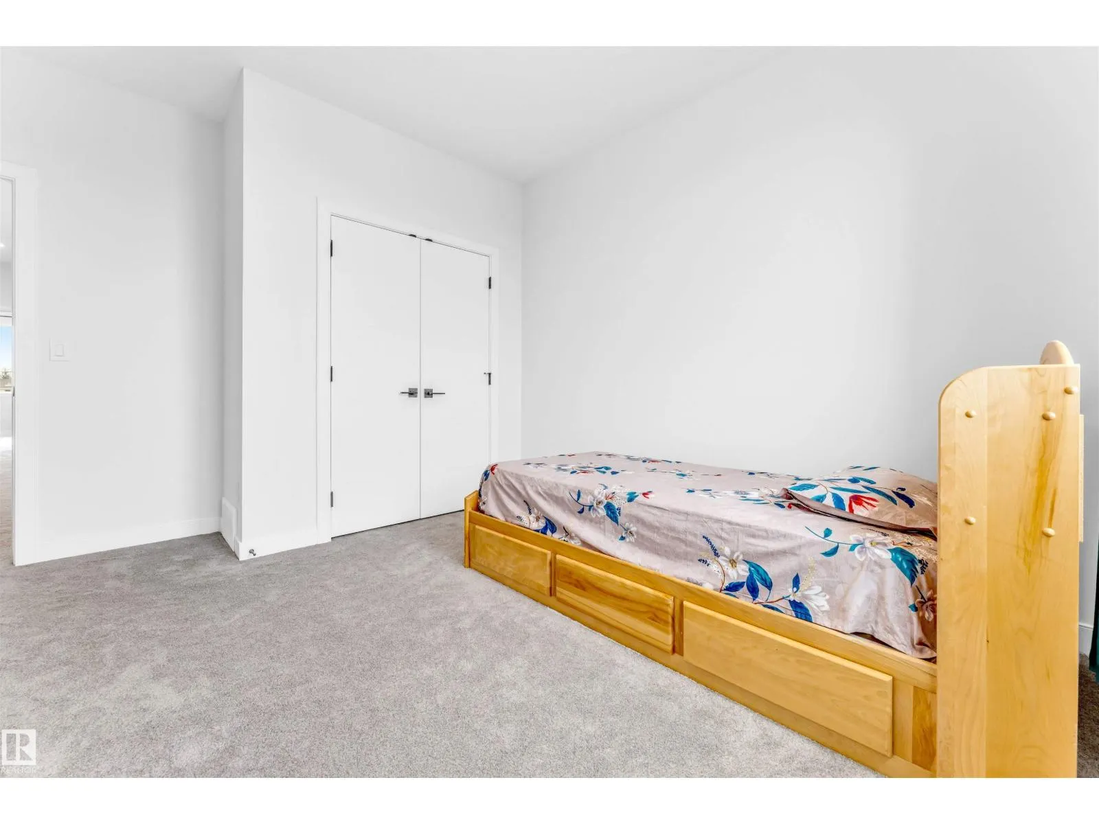 4708 177 AV NW