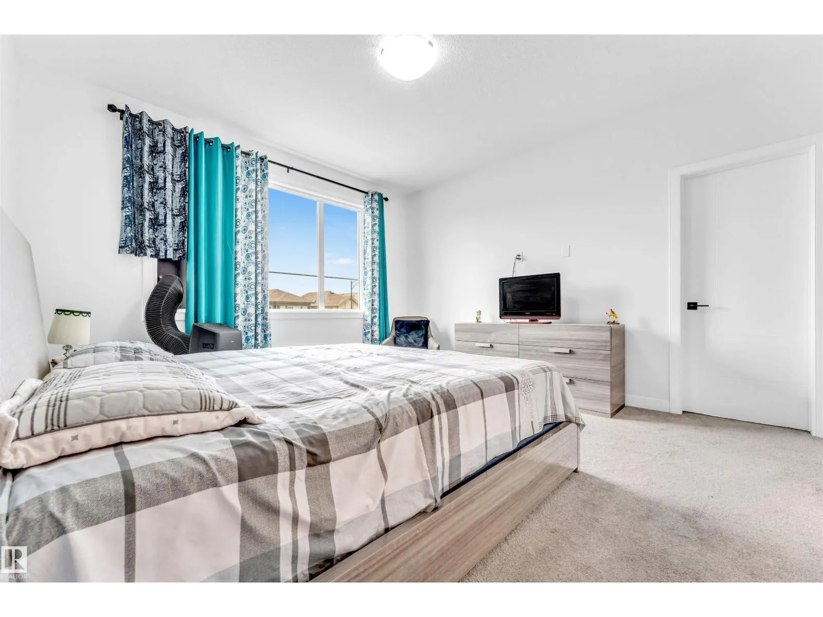4708 177 AV NW