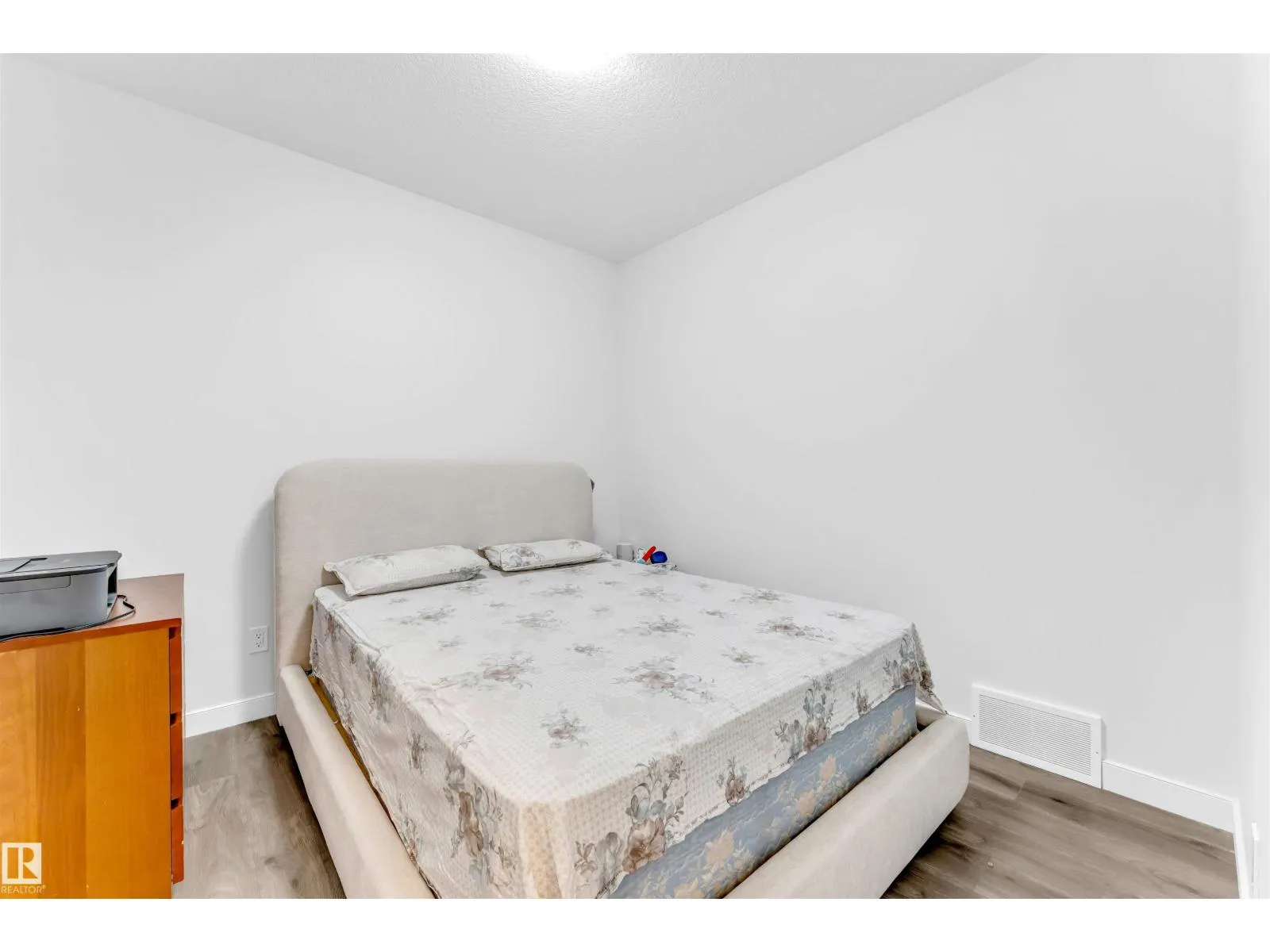 4708 177 AV NW