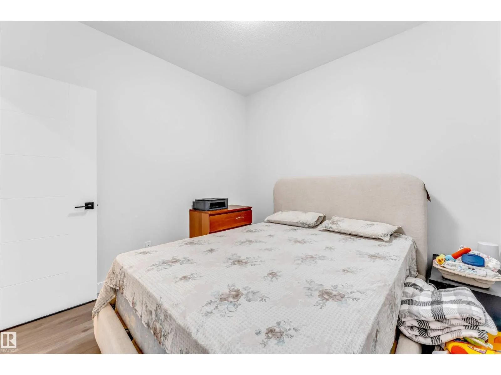 4708 177 AV NW