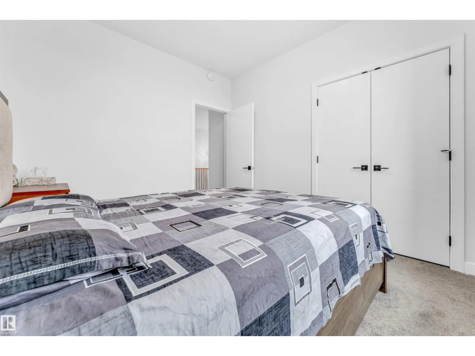 4708 177 AV NW