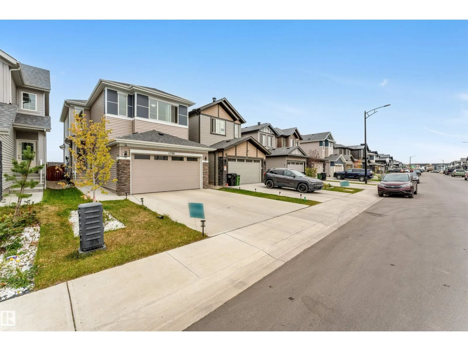 4708 177 AV NW