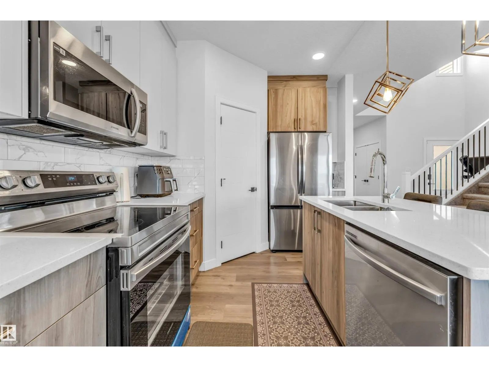 4708 177 AV NW