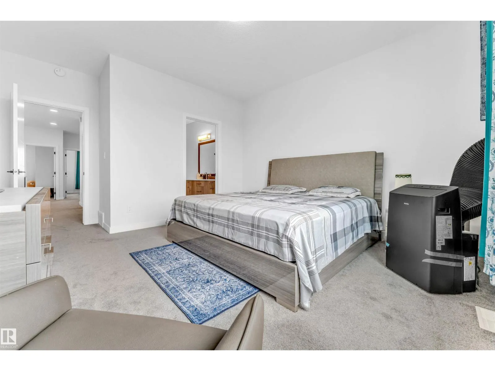 4708 177 AV NW