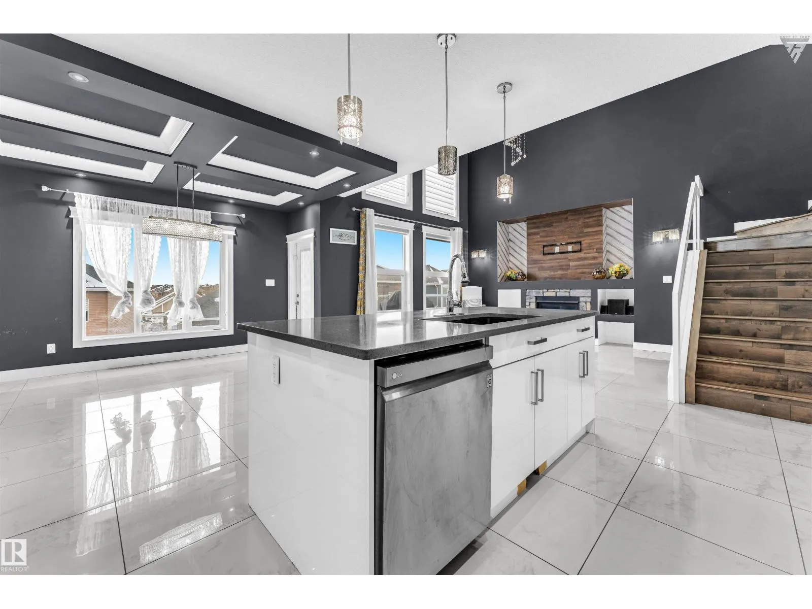 3662 HUMMINGBIRD WY NW