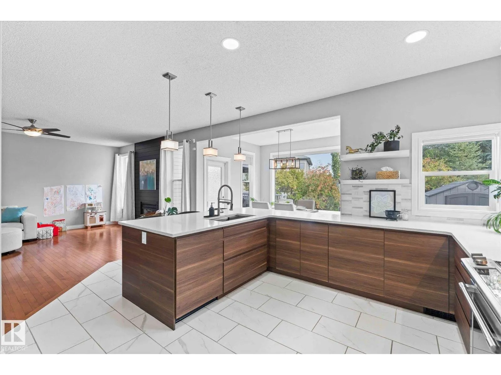 26 LINKSIDE WY