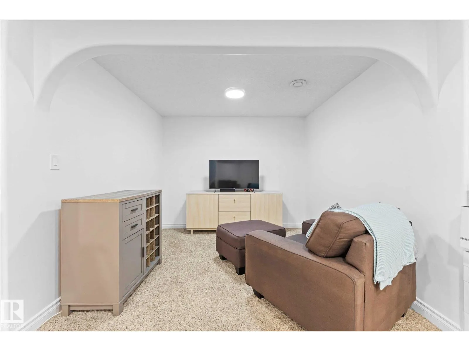 26 LINKSIDE WY