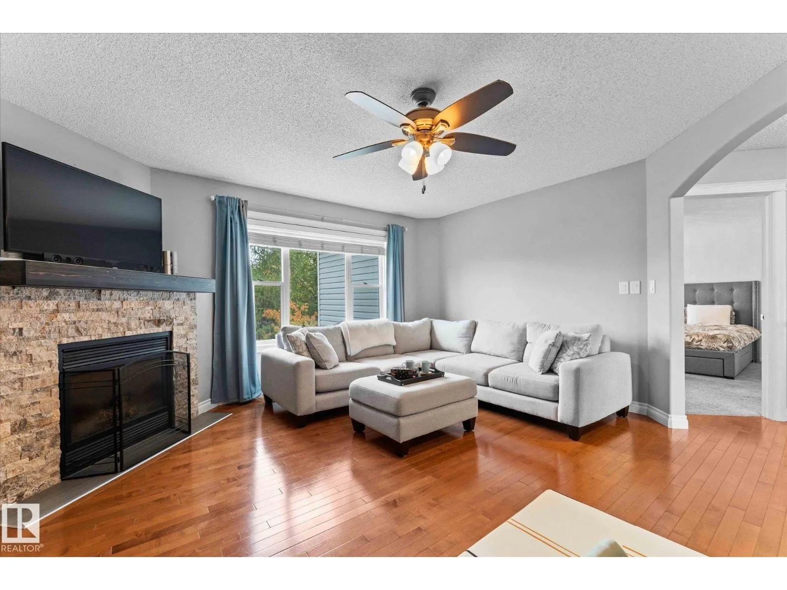 26 LINKSIDE WY
