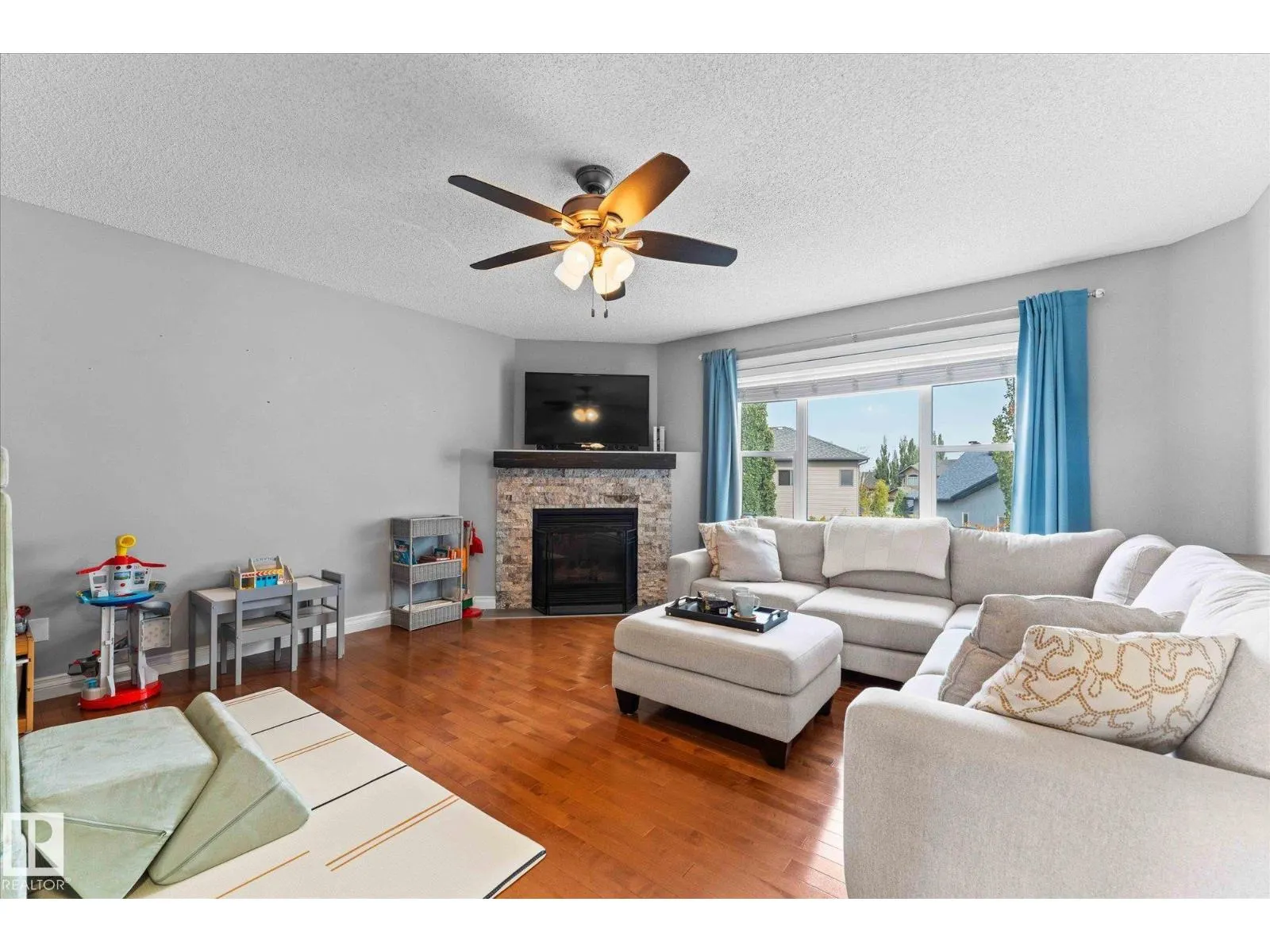 26 LINKSIDE WY