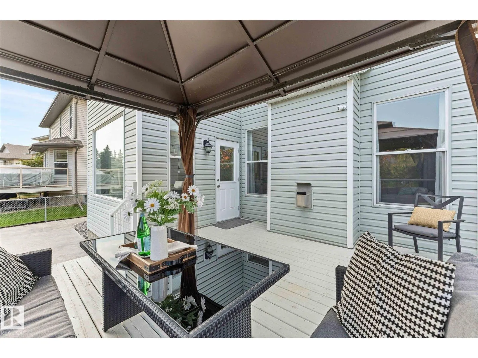 26 LINKSIDE WY