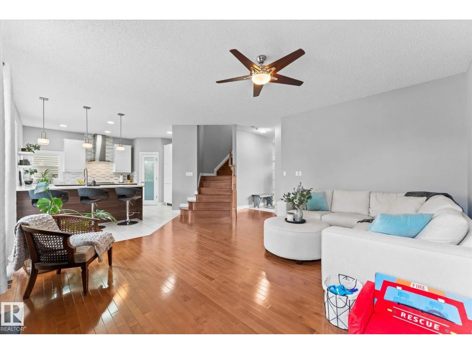 26 LINKSIDE WY