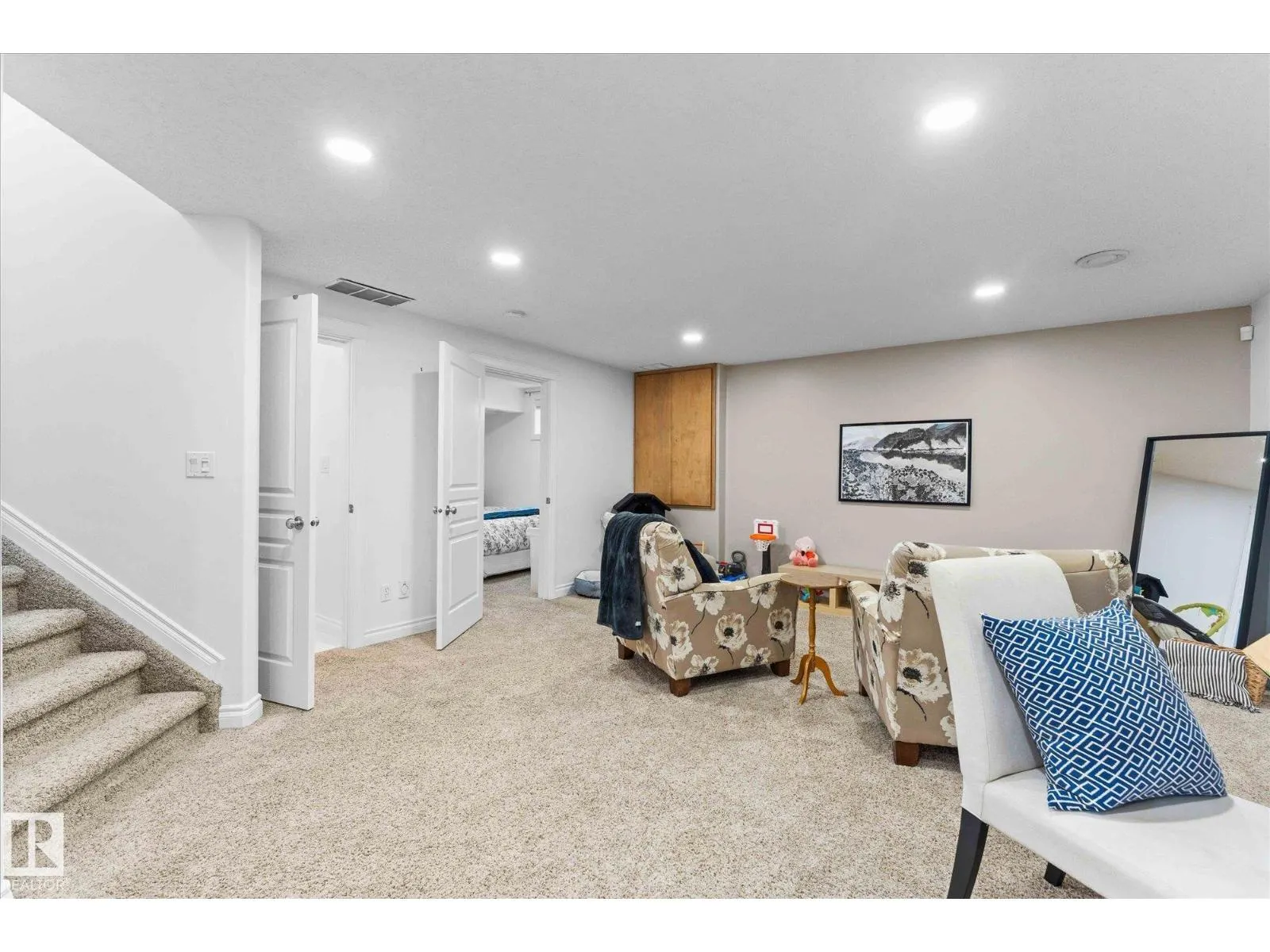 26 LINKSIDE WY