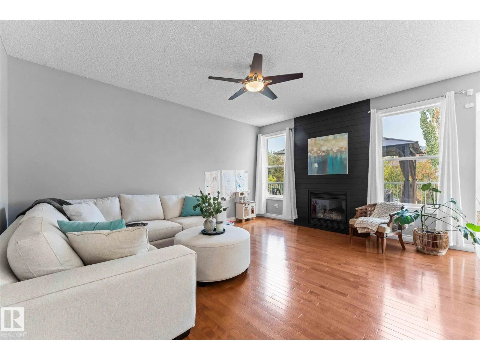 26 LINKSIDE WY