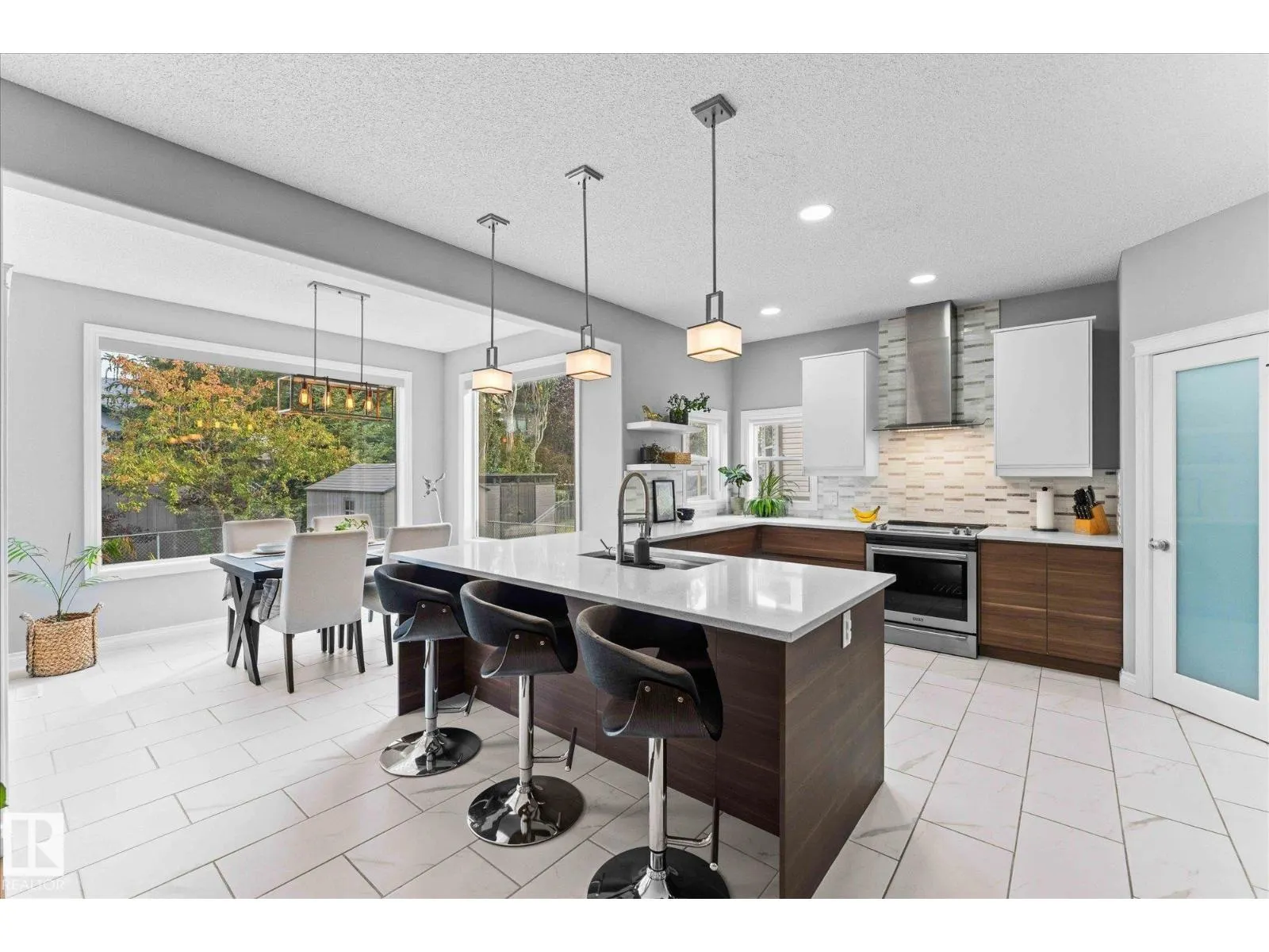 26 LINKSIDE WY