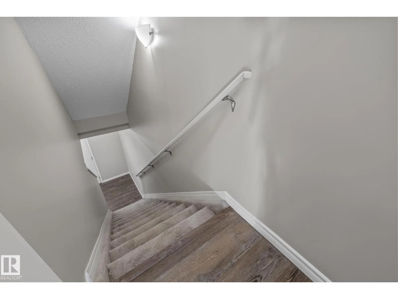 #18 7385 EDGEMONT WY NW