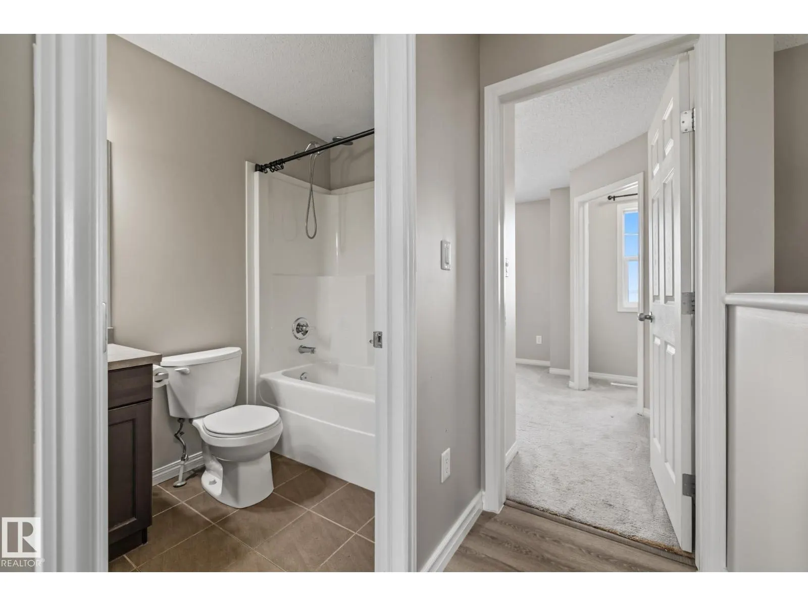 #18 7385 EDGEMONT WY NW