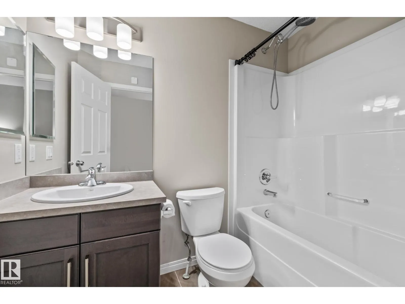 #18 7385 EDGEMONT WY NW