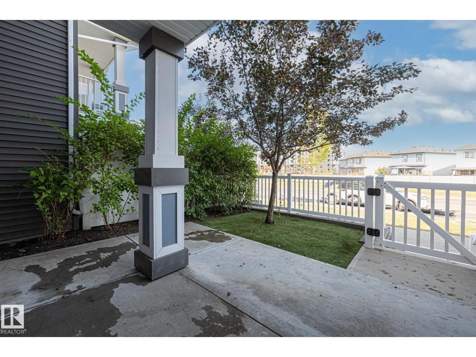 #18 7385 EDGEMONT WY NW