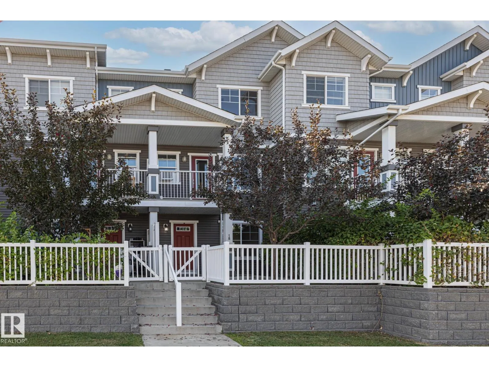 #18 7385 EDGEMONT WY NW