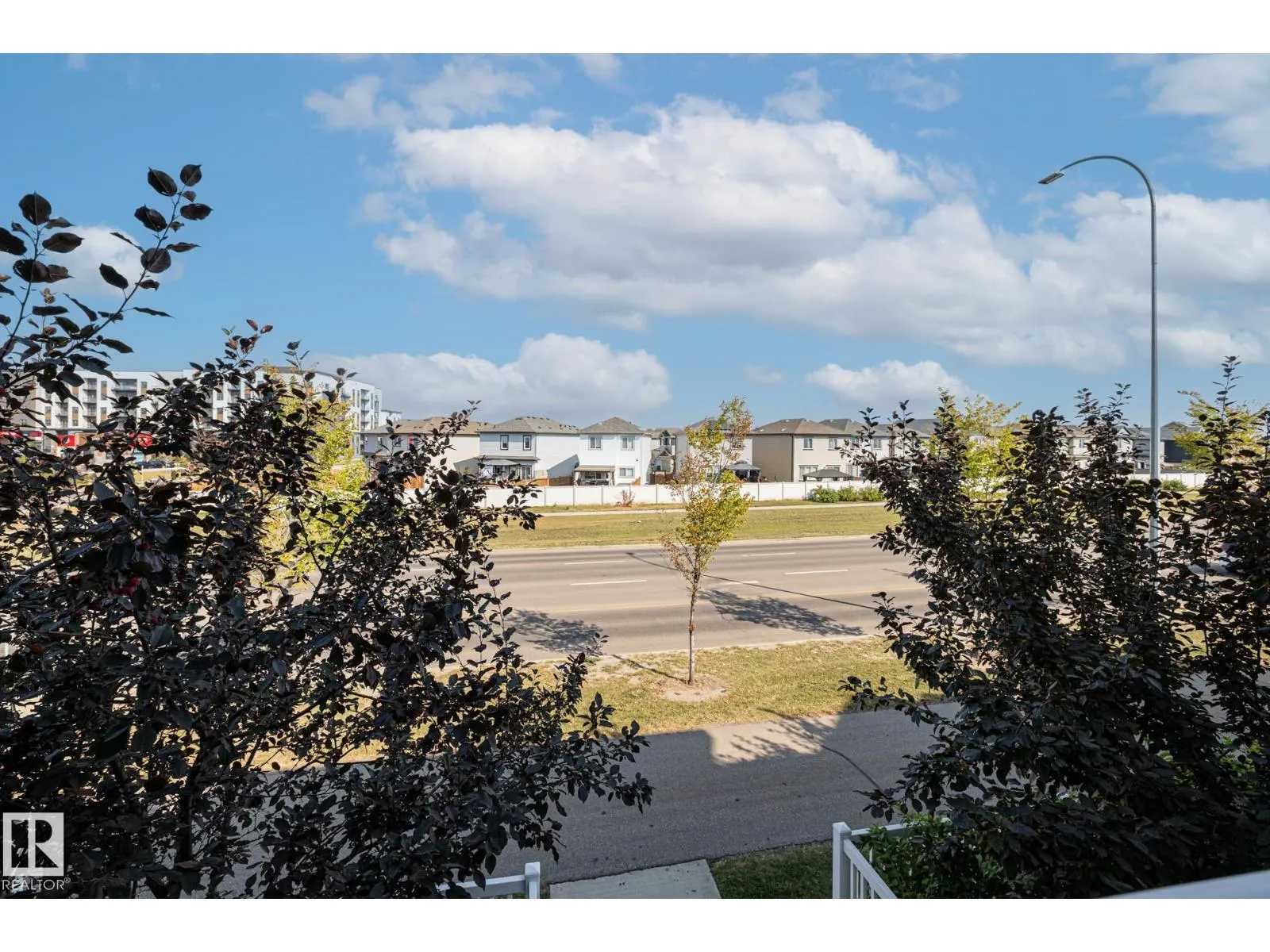 #18 7385 EDGEMONT WY NW